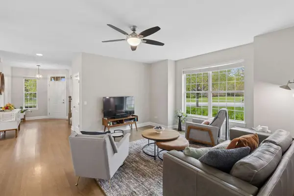 664 COUNTRY CLUB RD, Crystal Lake, IL 60014
