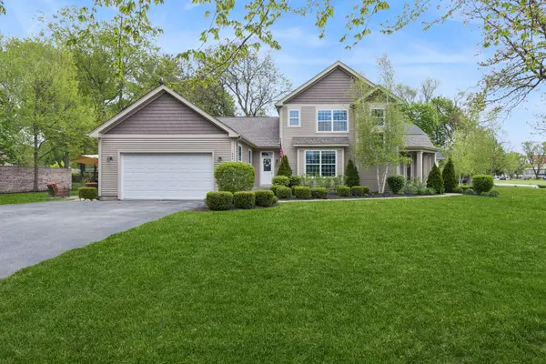 664 COUNTRY CLUB Road, Crystal Lake, IL 60014