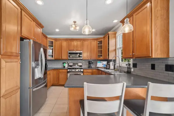 5235 GREENSHIRE CIR, Lake In The Hills, IL 60156