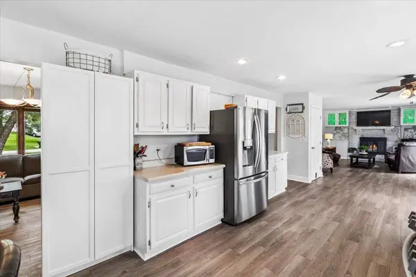 810 Jennifer CT, Algonquin, IL 60102