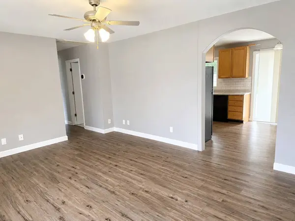 17 California AVE, Carpentersville, IL 60110