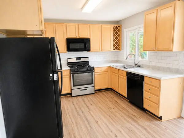 17 California AVE, Carpentersville, IL 60110