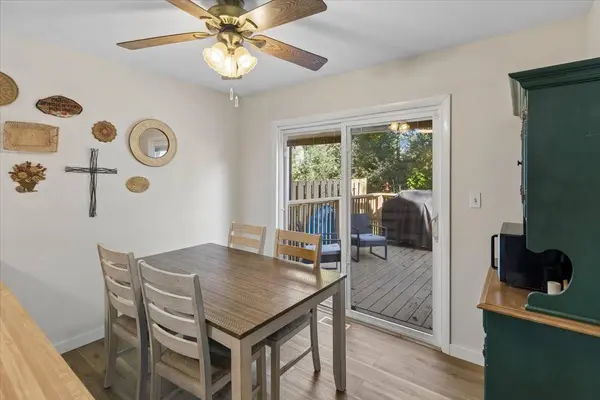 26 Hickory LN, Cary, IL 60013