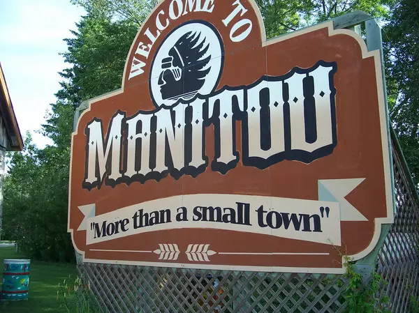 Manitou Welcome Sign
