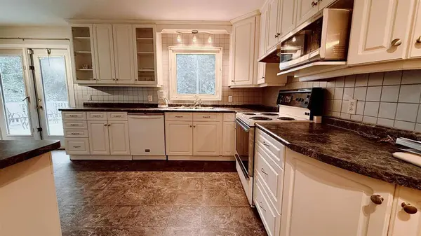230 Moffat AVE, Pilot Mound, MB R0G 1P0
