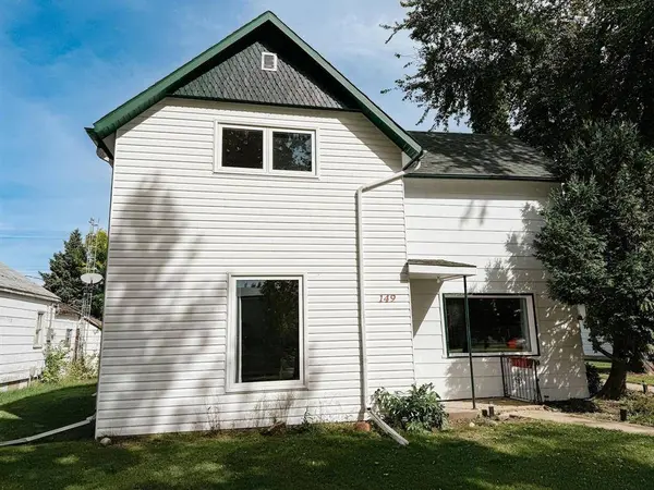 149 Moffat AVE