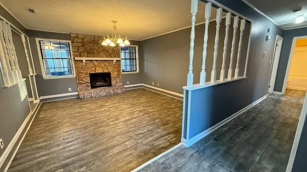 1611 CHARTER OAKS DR, Valdosta, GA 31601