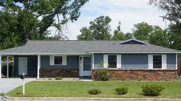 1611 CHARTER OAKS DR, Valdosta, GA 31601