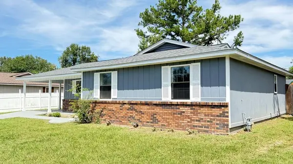 1611 CHARTER OAKS DR, Valdosta, GA 31601