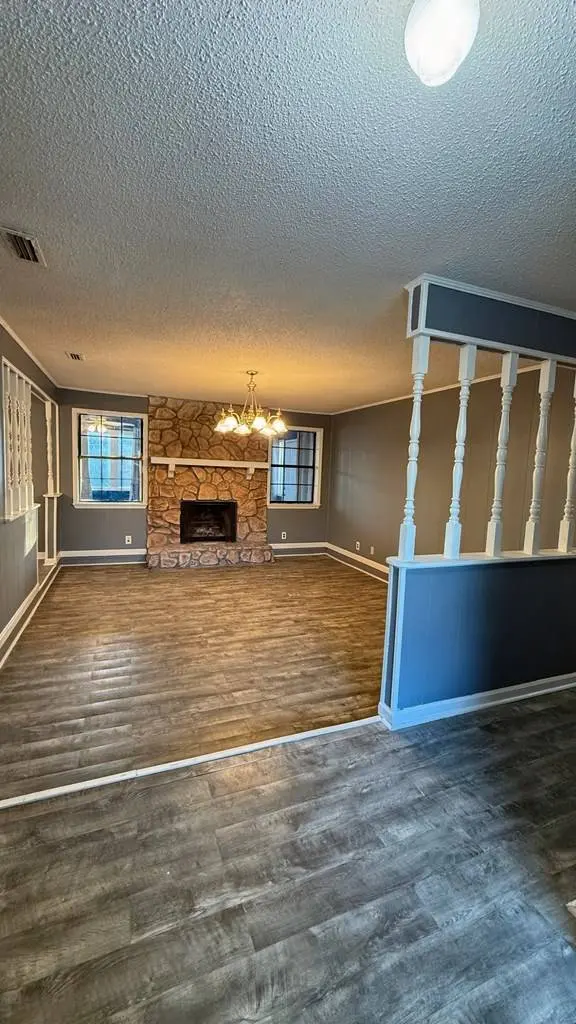 1611 CHARTER OAKS DR, Valdosta, GA 31601