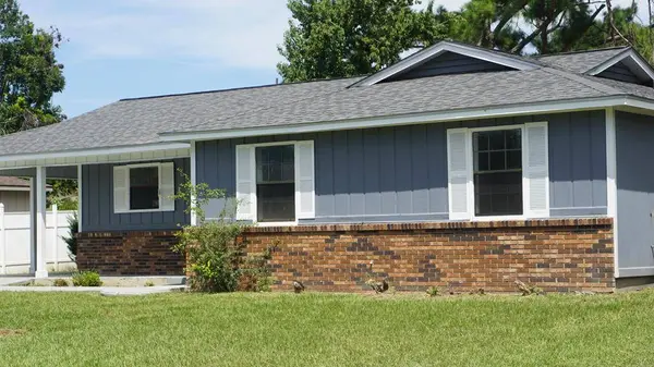 1611 CHARTER OAKS DR, Valdosta, GA 31601