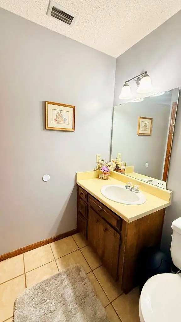1703 Leone Ave, Valdosta, GA 31602