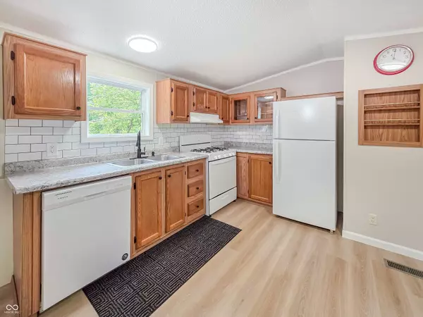 12861 E Shady Meadows, Solsberry, IN 47459