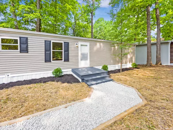 12861 E Shady Meadows, Solsberry, IN 47459