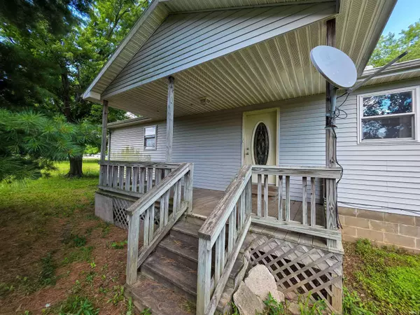 7496 N State Road 59, Jasonville, IN 47438