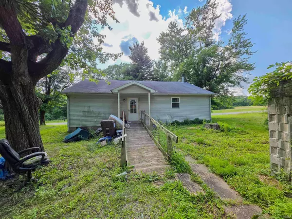 7496 N State Road 59, Jasonville, IN 47438