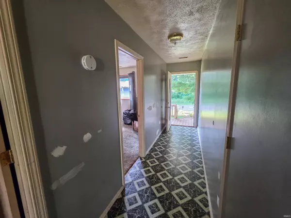 7496 N State Road 59, Jasonville, IN 47438