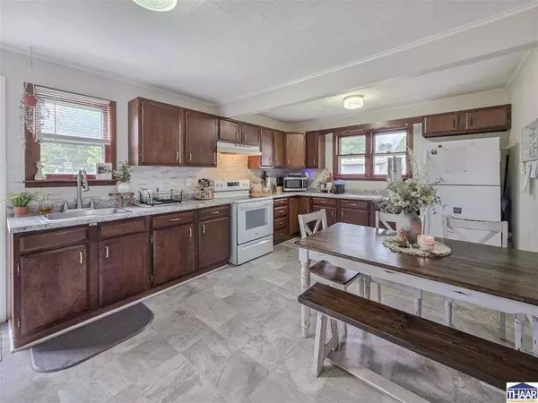 160 SW 5th Street, Linton, IN 47441