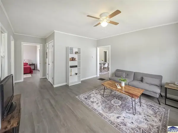 290 NW G Street, Linton, IN 47441