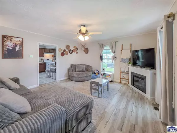 160 SW 5th Street, Linton, IN 47441