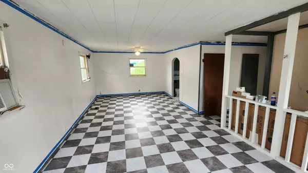 2004 N 21st ST, Terre Haute, IN 47804