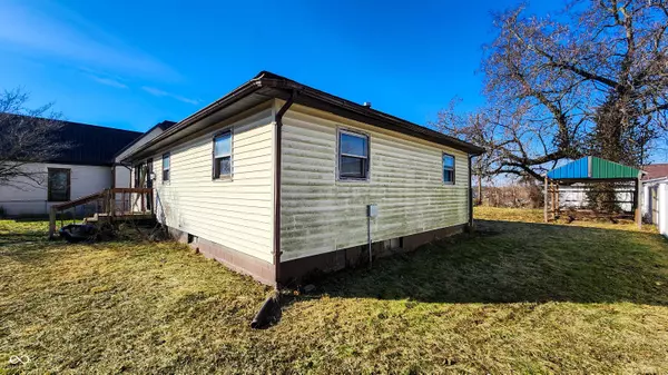 2004 N 21st ST, Terre Haute, IN 47804