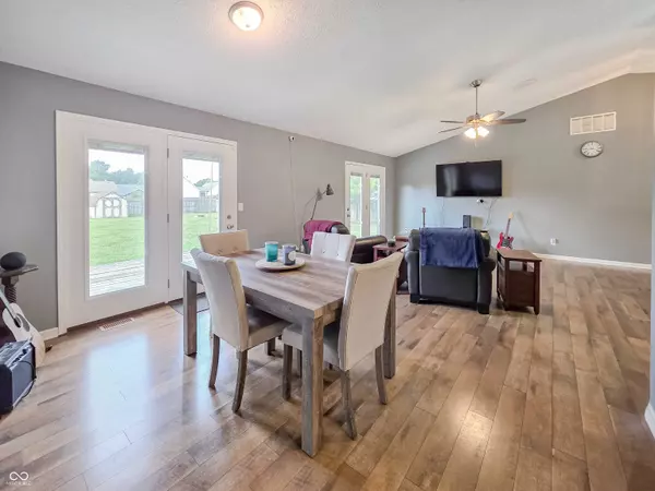 5554 Cactus CT, Terre Haute, IN 47805