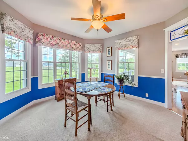 13684 W Auburn Ridge CT, Linton, IN 47441