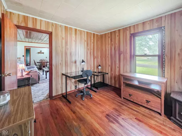 291 S St Rd 59, Linton, IN 47441