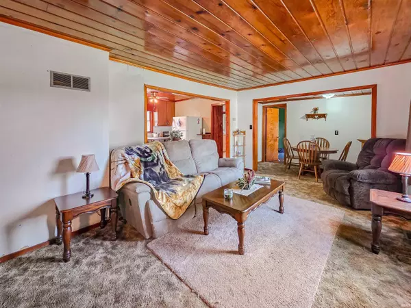 291 S State Road 59, Linton, IN 47441