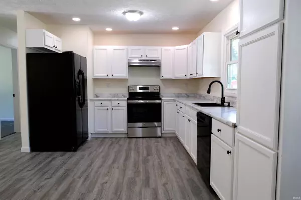 869 S Florence Street, Jasonville, IN 47438