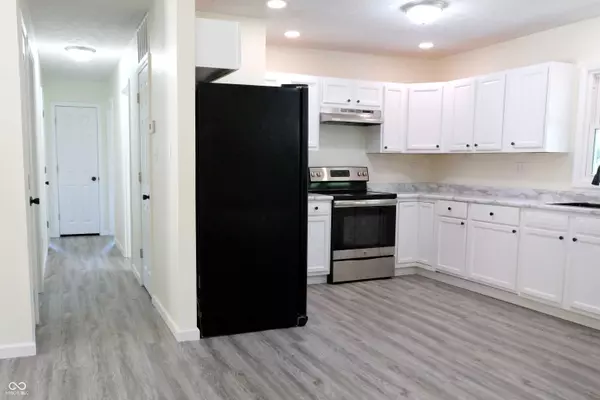 869 S Florence ST, Jasonville, IN 47438