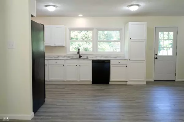 869 S Florence ST, Jasonville, IN 47438