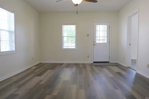 313 S Park Avenue, Jasonville, IN 47438