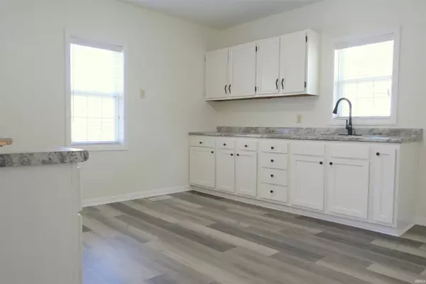 313 S Park Avenue, Jasonville, IN 47438