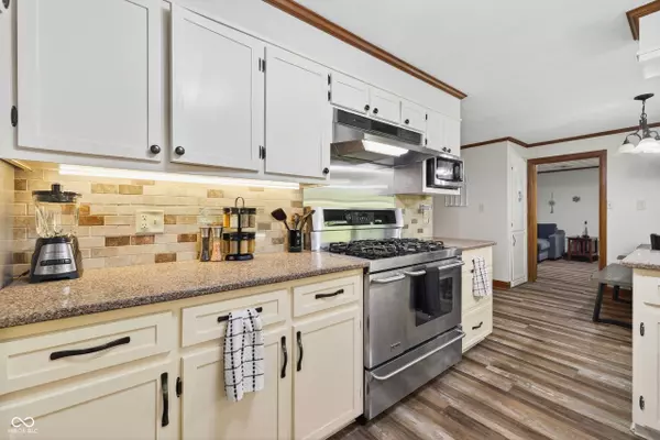 2011 N Chamberlain ST, Terre Haute, IN 47803