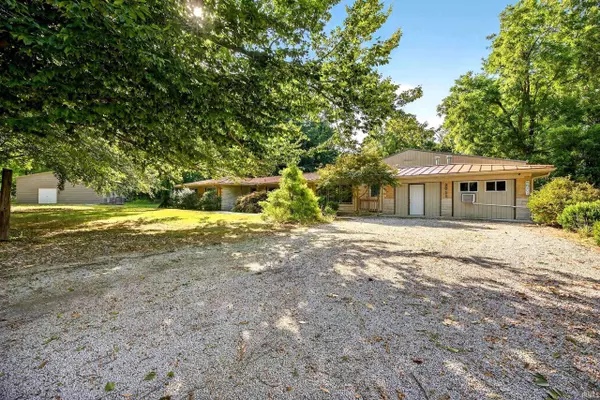 2011 N Chamberlain Street, Terre Haute, IN 47803