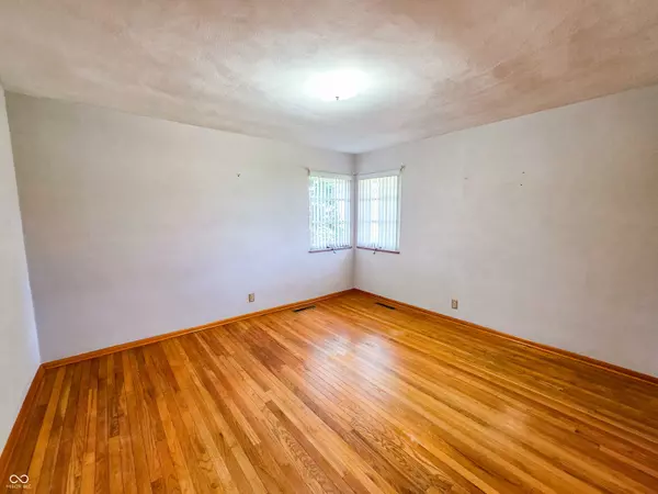 510 NE C ST, Linton, IN 47441