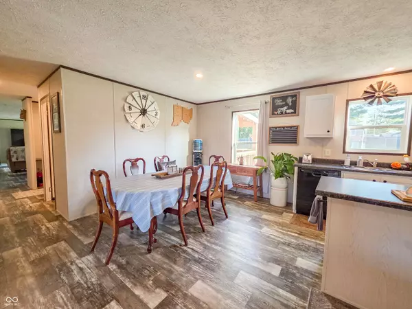 969 A ST SE, Linton, IN 47441