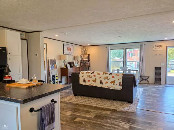 969 A ST SE, Linton, IN 47441