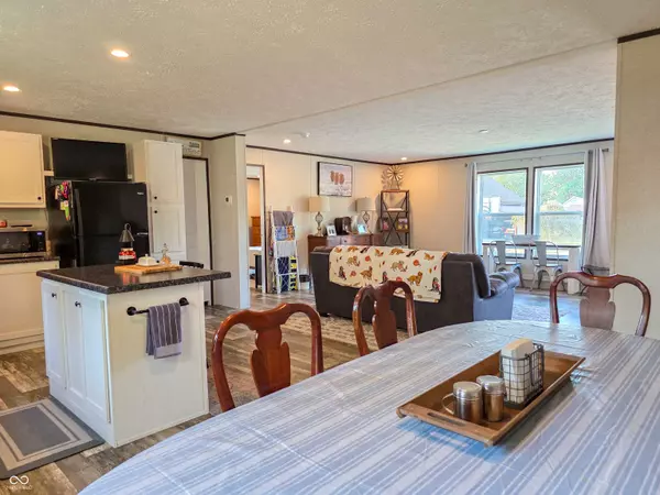 969 A ST SE, Linton, IN 47441