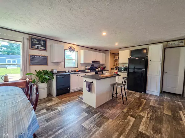 969 A ST SE, Linton, IN 47441