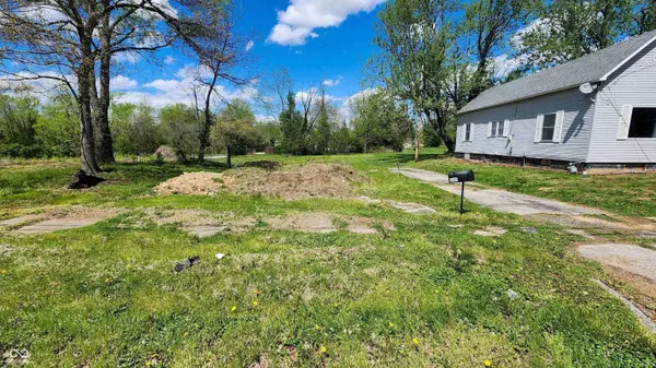 570 W Johnson ST, Sullivan, IN 47882