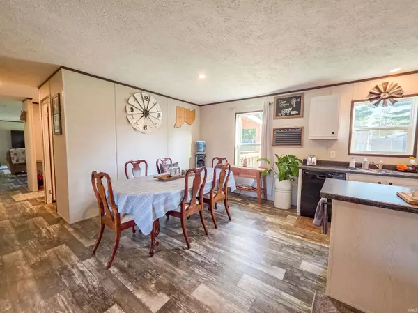 969 SE A Street, Linton, IN 47441