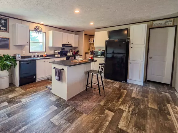 969 SE A Street, Linton, IN 47441