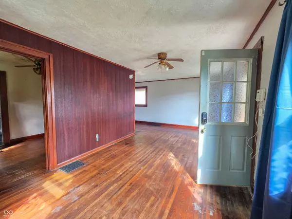 2615 S 8th ST, Terre Haute, IN 47802