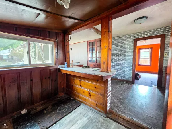 2615 S 8th ST, Terre Haute, IN 47802