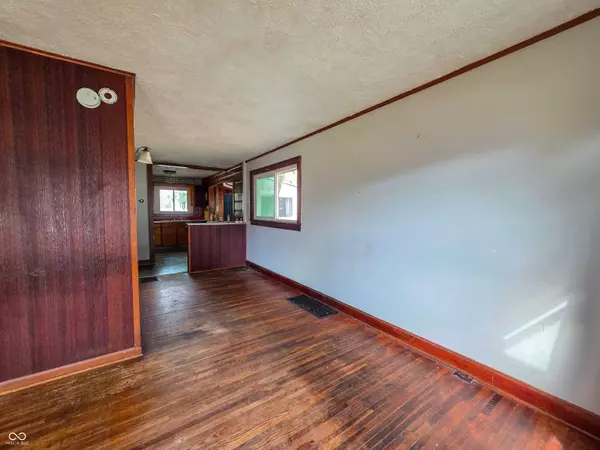 2615 S 8th ST, Terre Haute, IN 47802