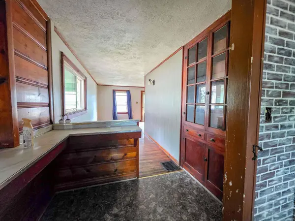 2615 S 8th Street, Terre Haute, IN 47802