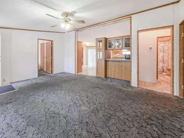 79 SE 10th Street, Linton, IN 47441